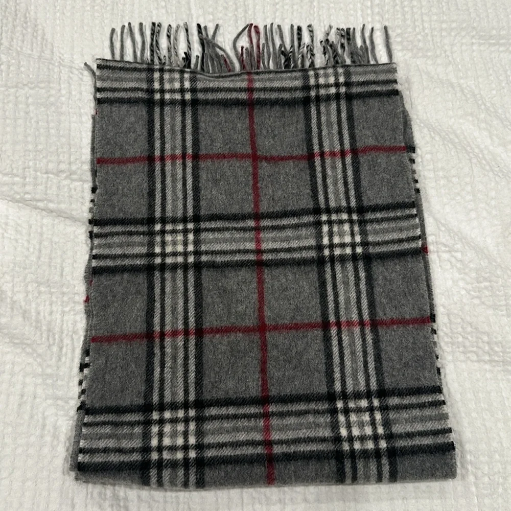 Bloomingdale’s men’s department plaid cashmere scarf